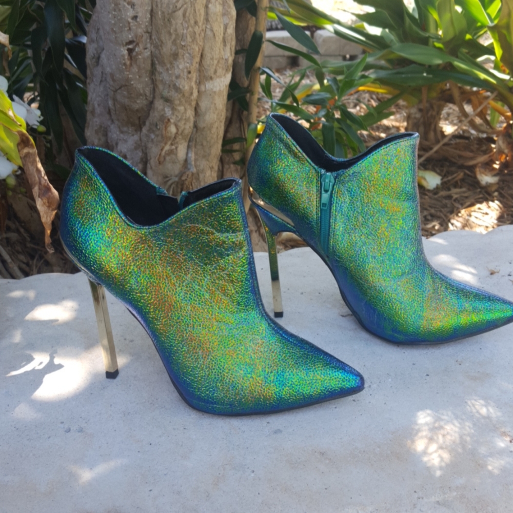 Privileged irredescent ankle boots